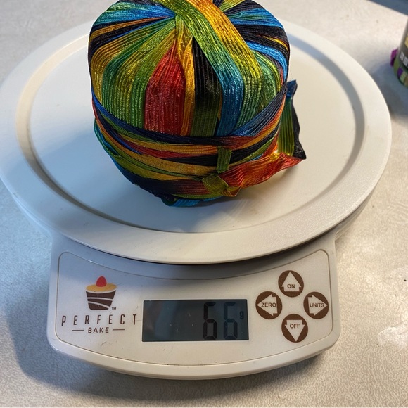 Lot of 5 Lion Brand Incredible ribbon yarn 50g balls - Picture 9 of 11